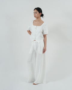 INVERTED PLEAT PANTS in white