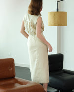 Load image into Gallery viewer, CURVED SLIT SKIRT in cream
