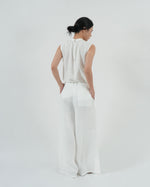 Load image into Gallery viewer, INVERTED PLEAT PANTS in white
