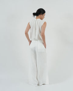 INVERTED PLEAT PANTS in white