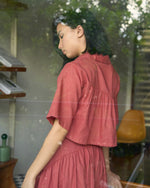 Load image into Gallery viewer, TWO-WAY BOXY COLLAR TOP in rose
