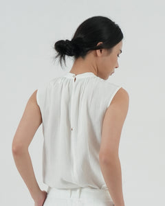 HIGH NECK GATHERED TOP in white