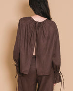 Load image into Gallery viewer, LONG SLEEVE OPEN BACK TOP in cacao
