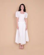 Load image into Gallery viewer, INVERTED PLEAT SLEEVE FITTED TOP in white
