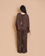 Load image into Gallery viewer, LONG SLEEVE OPEN BACK TOP in cacao

