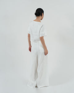 INVERTED PLEAT PANTS in white