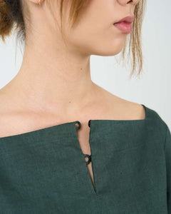 BELL SLEEVE SHIFT DRESS in emerald