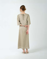Load image into Gallery viewer, PUFF SLEEVE BOXY TOP in taupe
