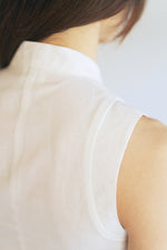 Load image into Gallery viewer, MANDARIN COLLAR BUTTON TOP in white
