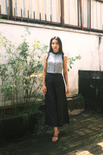 Load image into Gallery viewer, FLARE CULOTTES in navy
