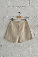 Load image into Gallery viewer, FLARE SHORTS in linen
