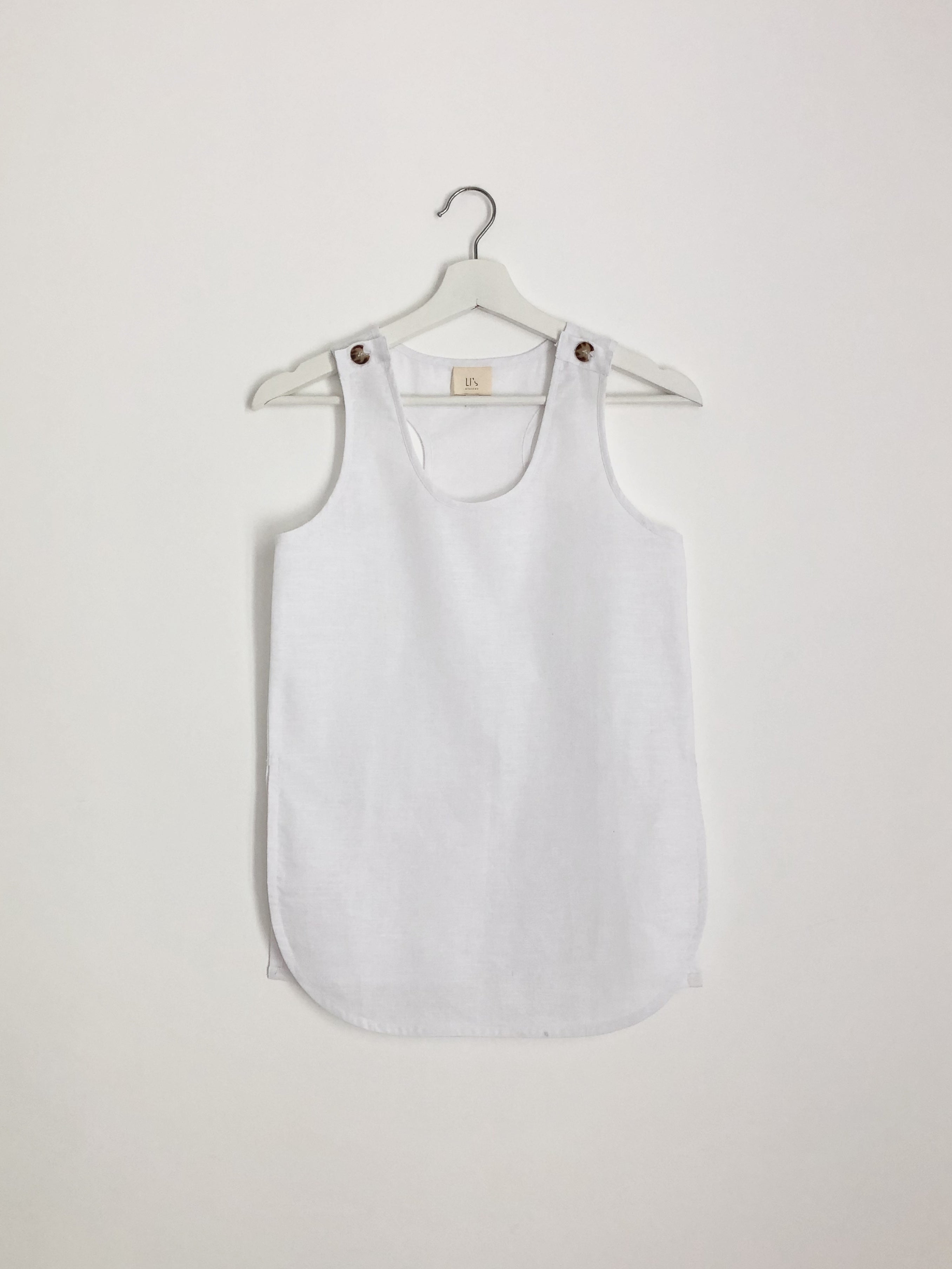 BUTTON TANK TOP in white