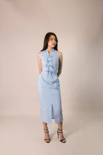 Load image into Gallery viewer, MIDI SLIT SKIRT in blue
