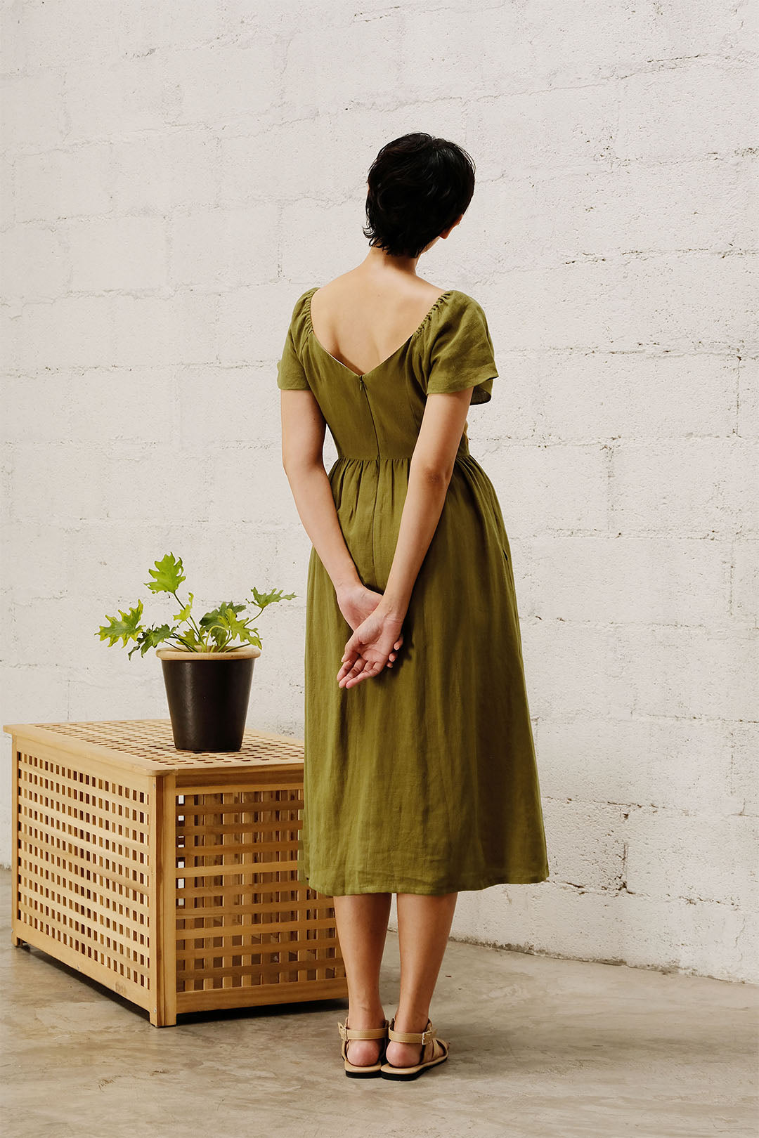 GATHERED MIDI DRESS in textured olive