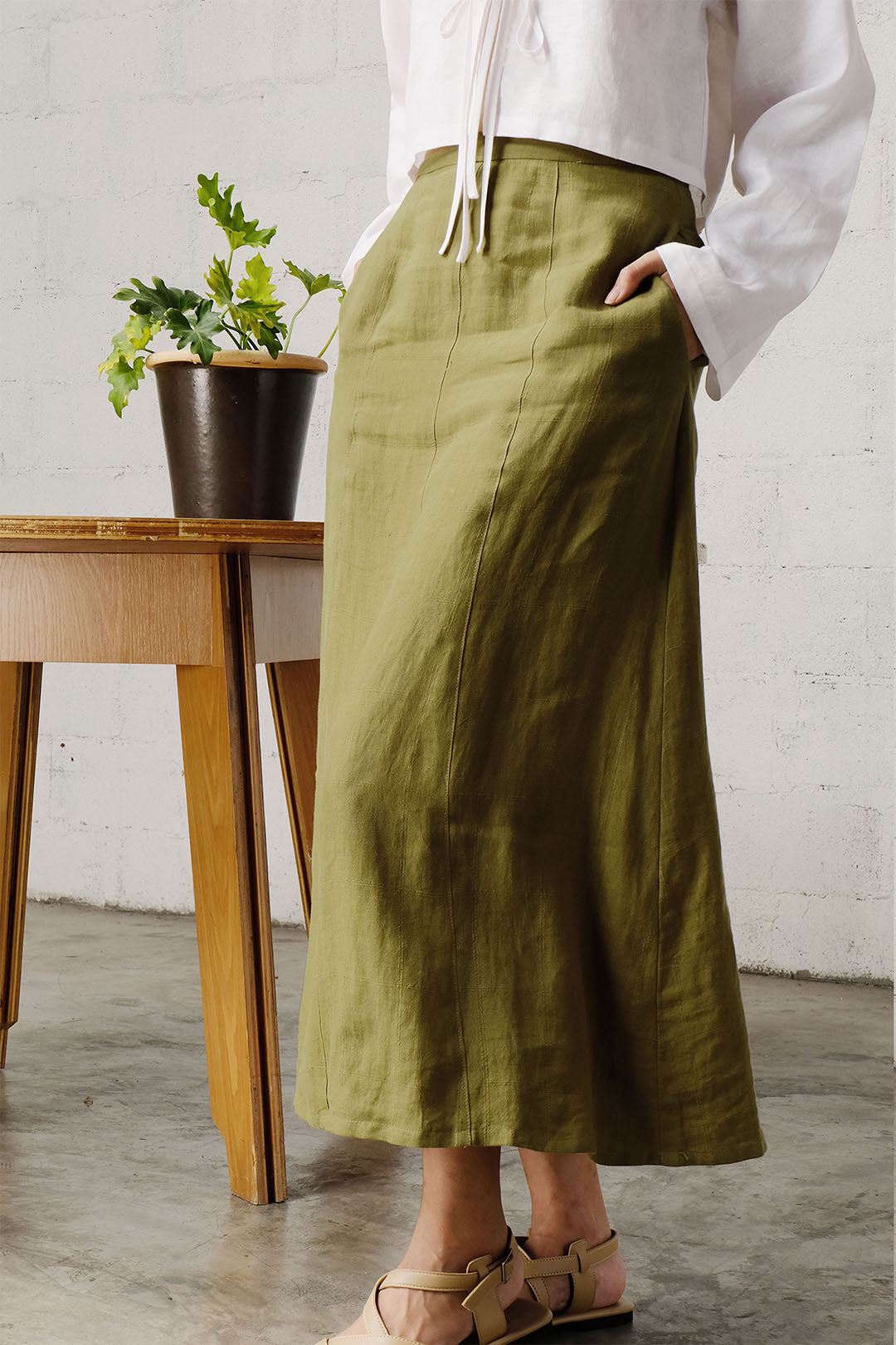 PANEL A-LINE SKIRT in textured olive